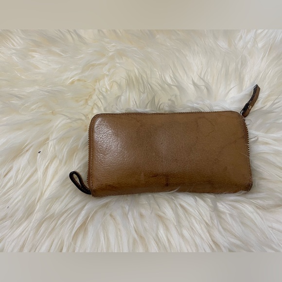 Guess Tan Leather Zip Wallet - Picture 3 of 8